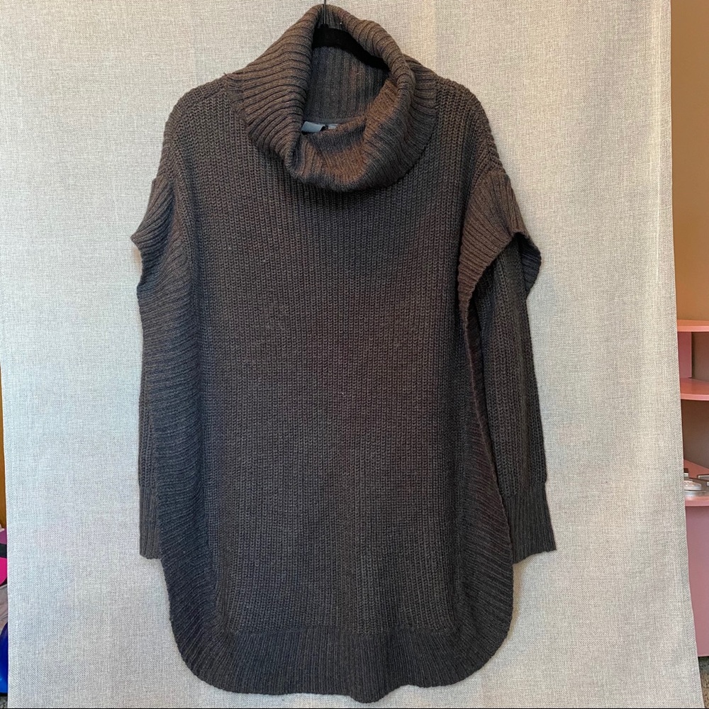 💗3/$30💗 Gray Open-Sided Cowl Neck Sweater